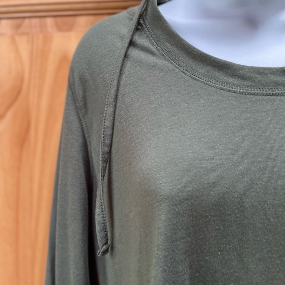 Old Navy Active Hoodie - Picture 2 of 4